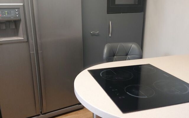 Charming 2-bed Apartment in Eastleigh
