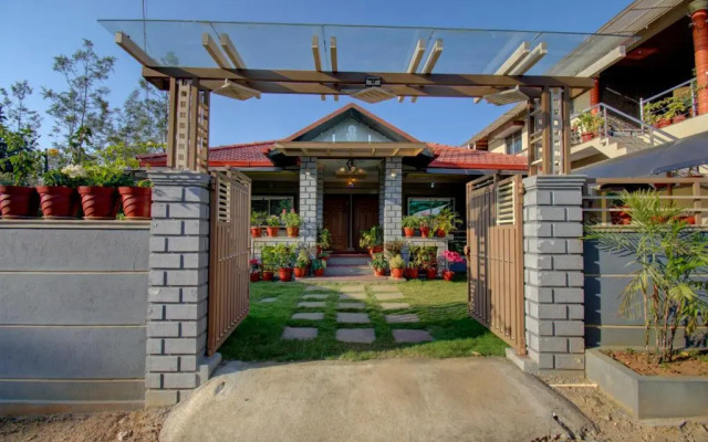 Srinikethana Home Stay with Swimming Pool