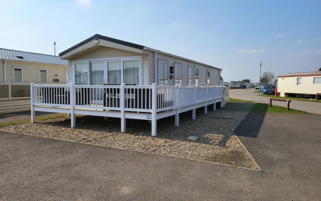 2br-sleeps6-fireplace-parking-patio-seaside