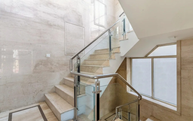 Treebo Premium Vinnie - Near Airport