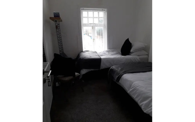 Molyneux Apartments
