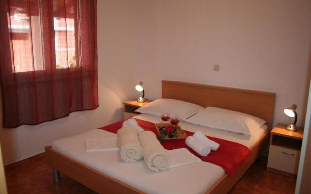 Apt Central - 40m from the beach