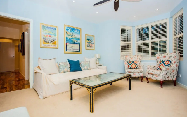 2 Bedroom Flat Sleeps 4 In Chelsea