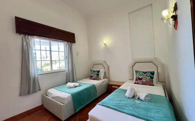 Alvor Traditional Villa by Homing