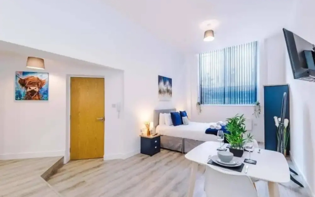 Bolton City Oasis - Cozy Apartment Rental