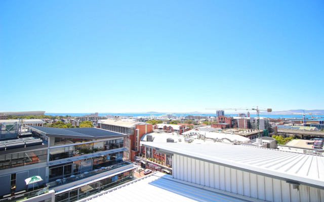 Hillhouse Penthouse 7th Floor