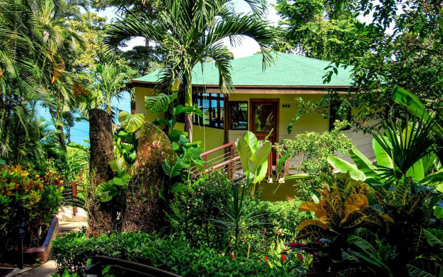 Tulemar Resort