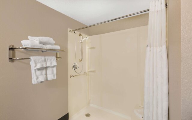 Clarion Inn Des Moines Airport