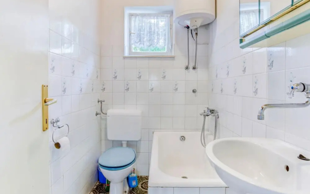 Simplistic Apartment in Šibenik near Sea Beach