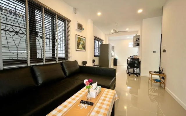 White House With 2br-1bath Near Kathu Water Fall