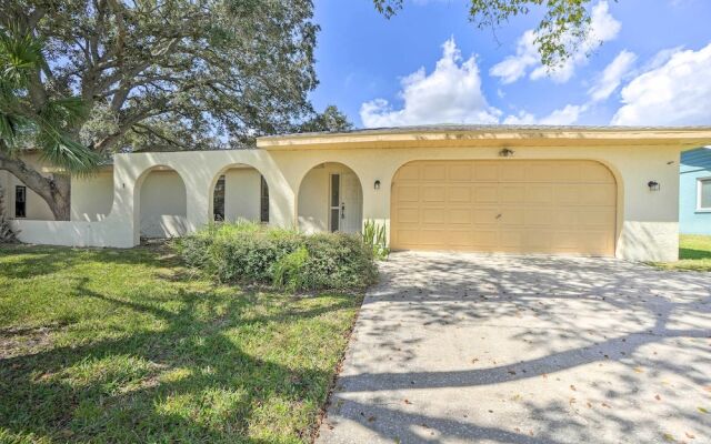 3 Mi to Philippe Park & Pier: Stunning Retreat