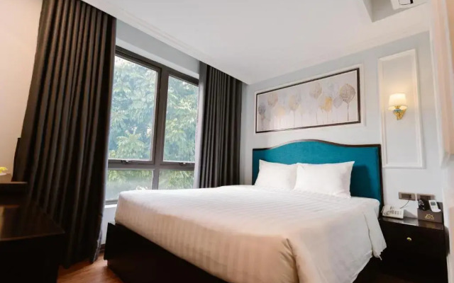 Hồng Vận Hotel
