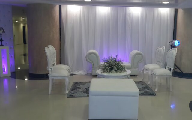 Hotel Plaza Meru