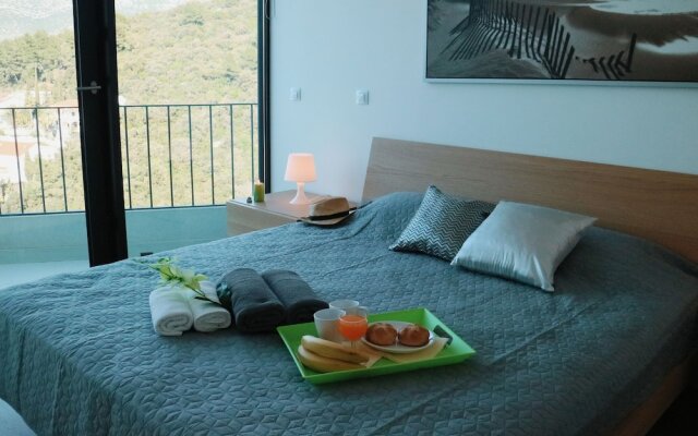 White Cloud Apartments