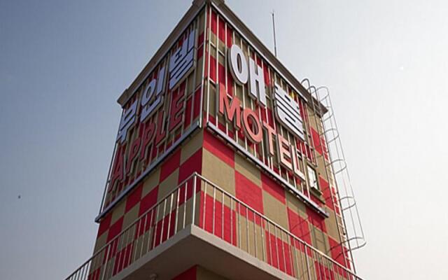 Apple Motel
