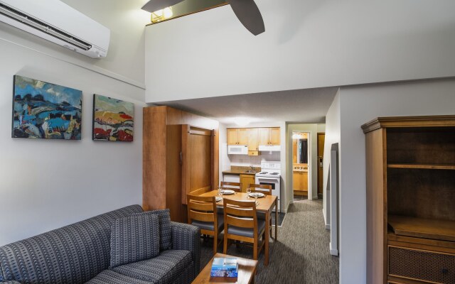 Whistler Village Inn And Suites