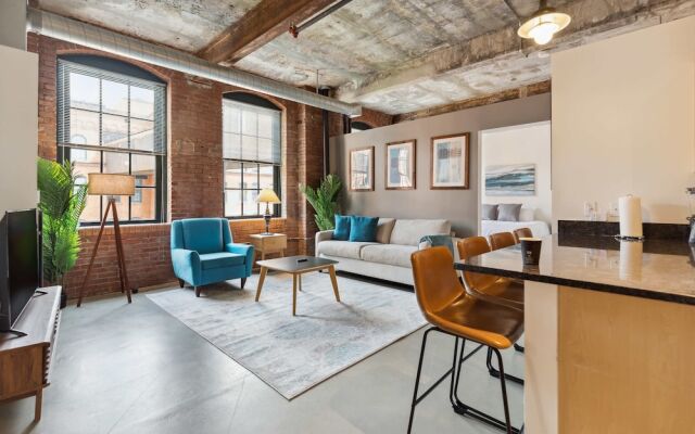 Historic Loft Retreat With Pool