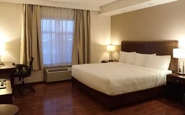 Days Inn & Suites by Wyndham Fort Saskatchewan