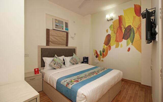 OYO Rooms 744 Near BLK Hospital