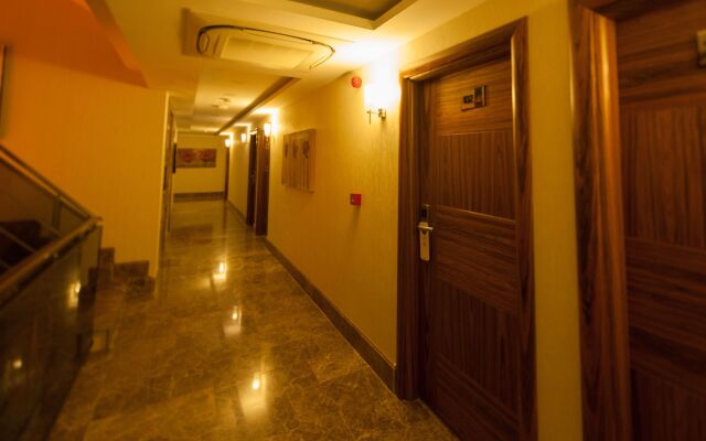 Armin Hotel