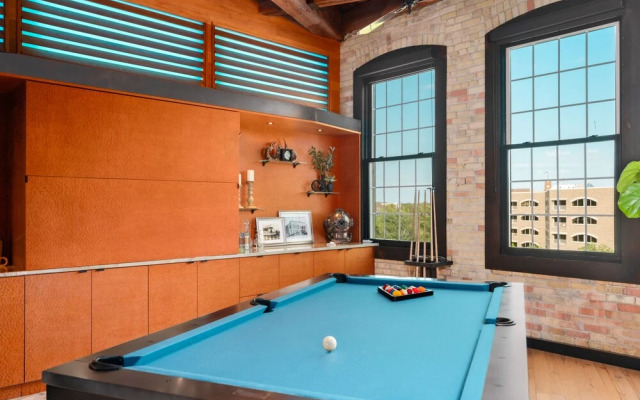 Exquisite 3BDR Penthouse in Downtown TC