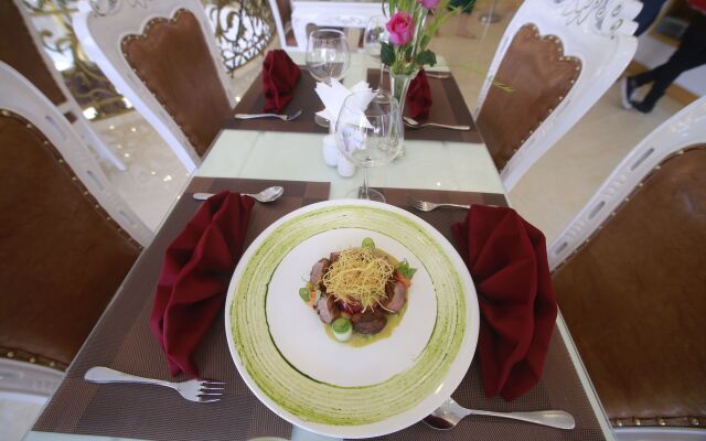 Tuyet Son Hotel