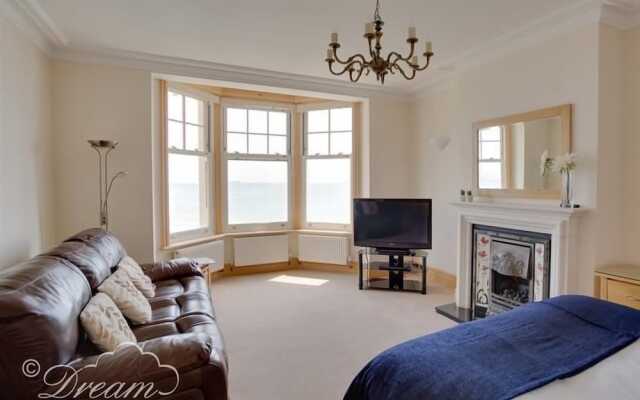 Beach View Apartment 2