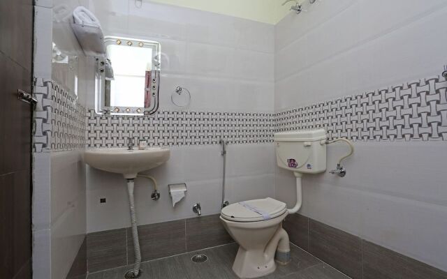 Collection O 28716 Panchasheel Enclave