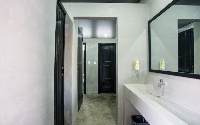White Rabbit Hostel - Adults Only