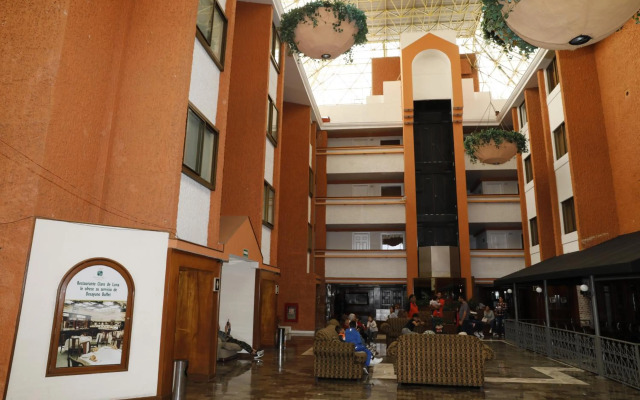Country Plaza