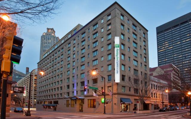 Holiday Inn Express and Suites Atlanta Downtown by IHG