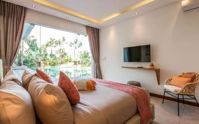 Villa 15 Stunning 6 BR Villa 400m to Beach