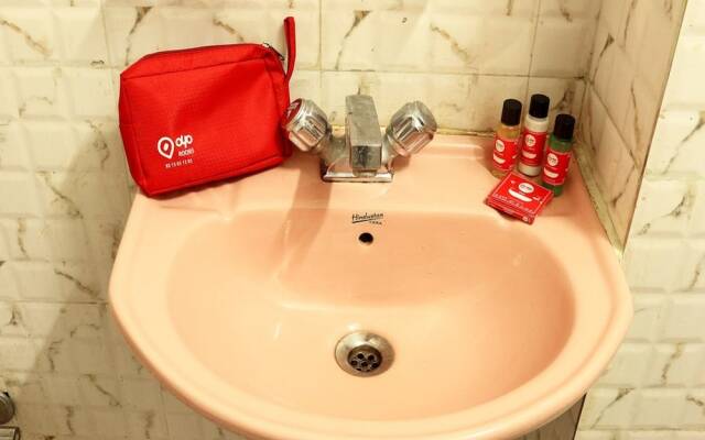 OYO 1058 Hotel Royal Garden