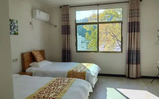 Wuyuan Ancient Maple Hotel