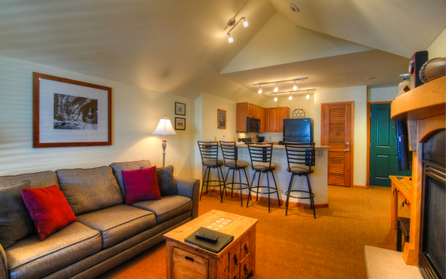 Zephyr Mountain Lodge