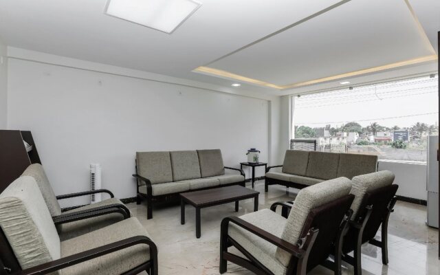 The Red Lotus Premium By OYO Rooms