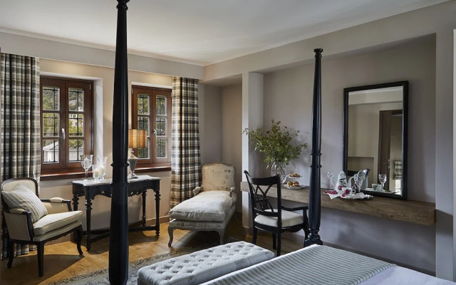 MounTrace Suites & Spa