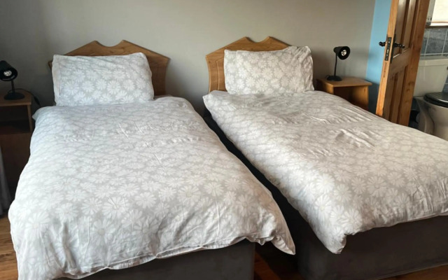 Douglasha House V93RX64