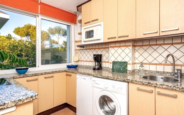 Lovely Apartment With View And Pool Ref 127