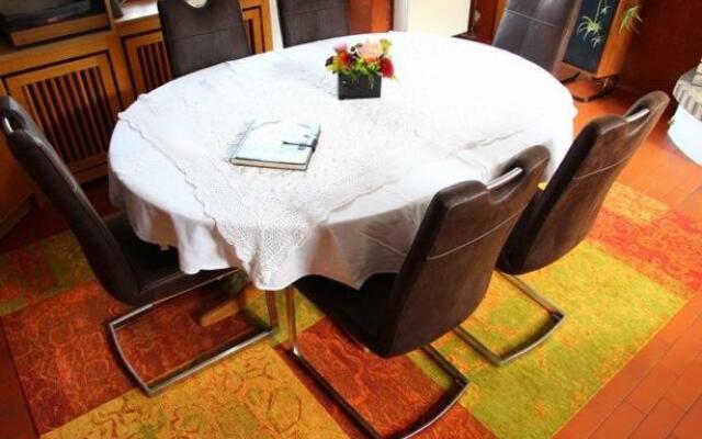 Natursteinvilla am Goldberg