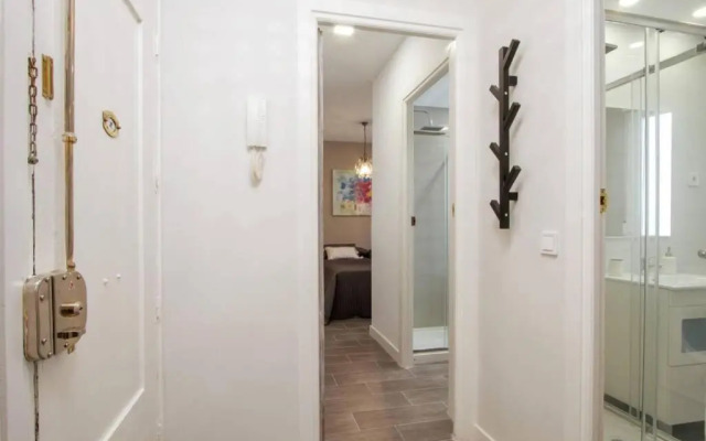 Sensacional Apartamento Junto a Palacio Real by Batuecas