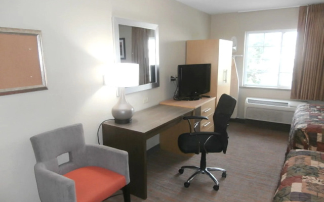 Studio 6 Lenexa, KS - Overland Park