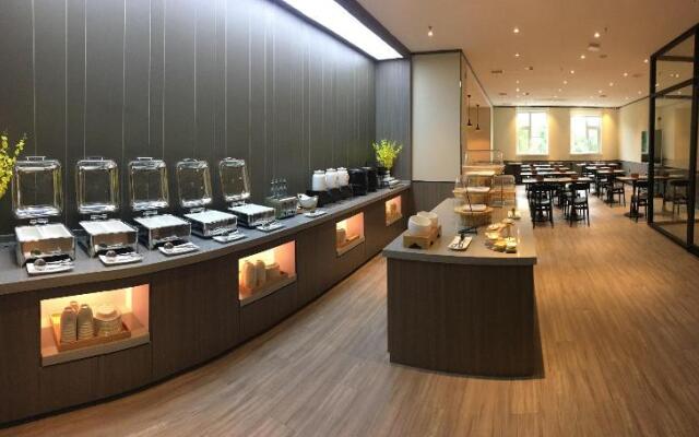 Hanting Hotel (Hengshui Railway Station Huizhong S