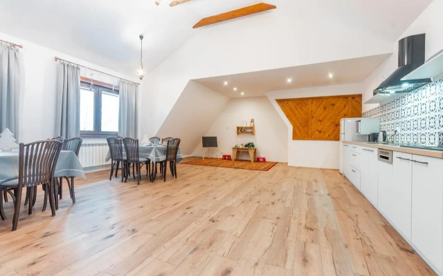 9 Sił Drewniany Dom