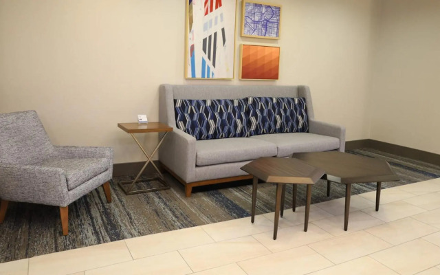 Holiday Inn Express Hotel & Suites Vancouver Mall by IHG