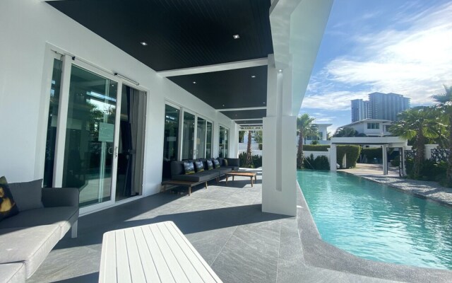 Hollywood Pool Villa Jomtien Pattaya