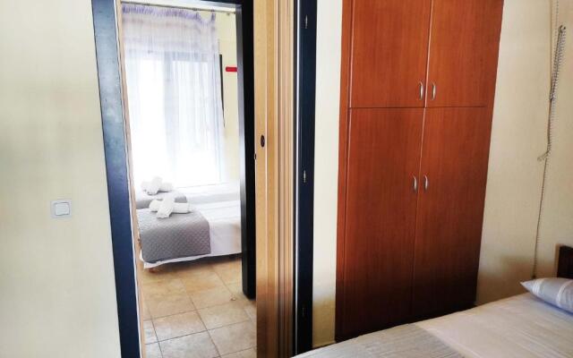 Sea View Maisonette in Chanioti, 40m from the Beach