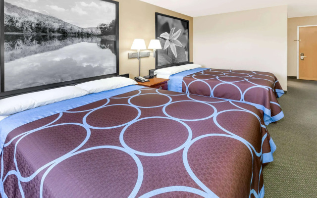 Super 8 by Wyndham Pine Bluff