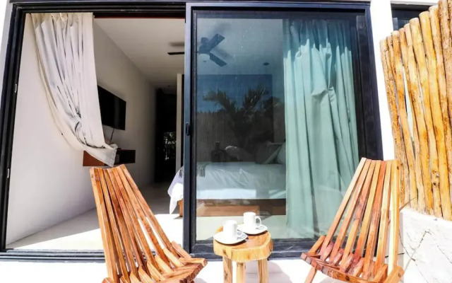 Charming Jungle Apartment Rooftop BBQ