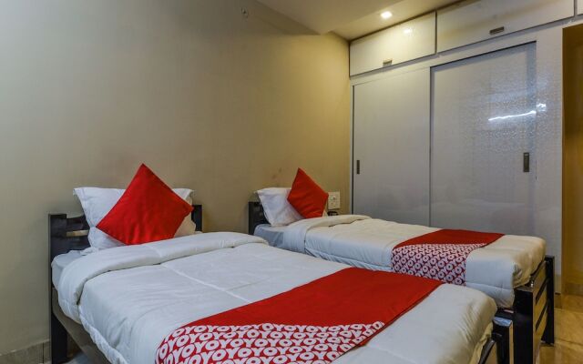 Oyo 18612 Sree Sai Surya Service Apartment